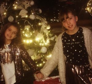 Οι κόρες του Μάκη Τριανταφυλλόπουλου και της Κιμ Κίλιαν μεγάλωσαν και είναι πανέμορφες! Δείτε πως είναι