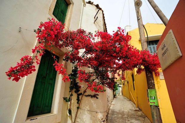 Αυτό το πολύχρωμο και πολυβραβευμένο χωριό βρίσκεται στην Ελλάδα! (εικόνες)