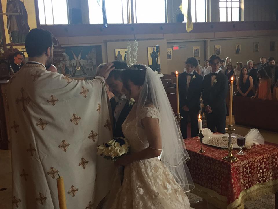 Νύφη ντύθηκε η Μάρω Λύτρα: Ο γάμος της τραγουδίστριας στο Μόντρεαλ!